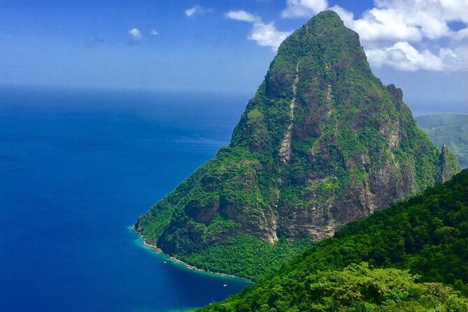 Cruise Port and Airport Arrival Transfers to Hotels in St. Lucia. - UVF or GFL: The Airport Changes the Ride