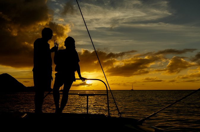 Cruise Sunset Party in Castries - When the quiet sunset becomes a dance party