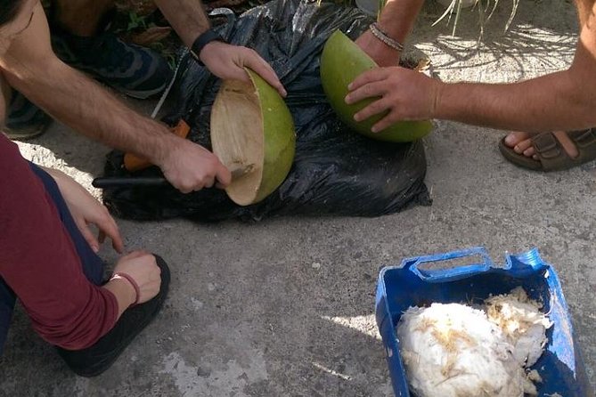 DIY Craft Your Own wooden Bowl : from a calabash fruit! - Mel and Ekie make the class personal