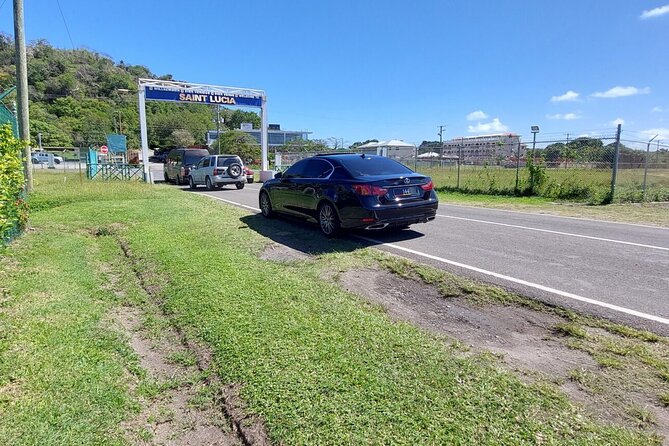 Hewanorra International Airport UVF Private Airport Transfer - One Way - Requesting a Photo Stop Along the Way
