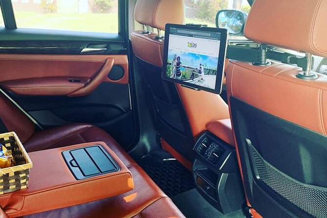 Private Round Trip Airport (UVF) Transfer: Luxury SUV - Key points at a glance