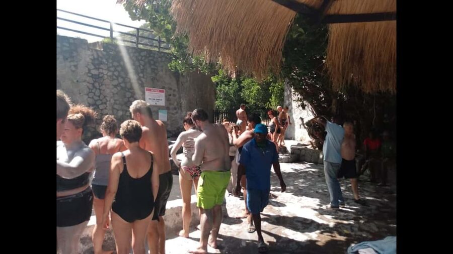 Saint Lucia: Soufriere Guided Day Tour - Cooling off at Toraille Waterfall