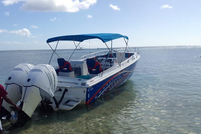 St Lucia Private Boat Tour/Sightseeing/Snorkeling - Local guides who shape the pace