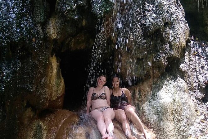 St Lucia Shore Excursion: Land & Sea Tour - Lunch by the Pitons, then the west-coast boat ride