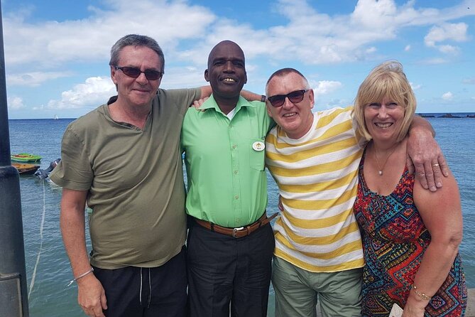 UVF Airport Transfer 2Way Trip - The driver adds a local welcome